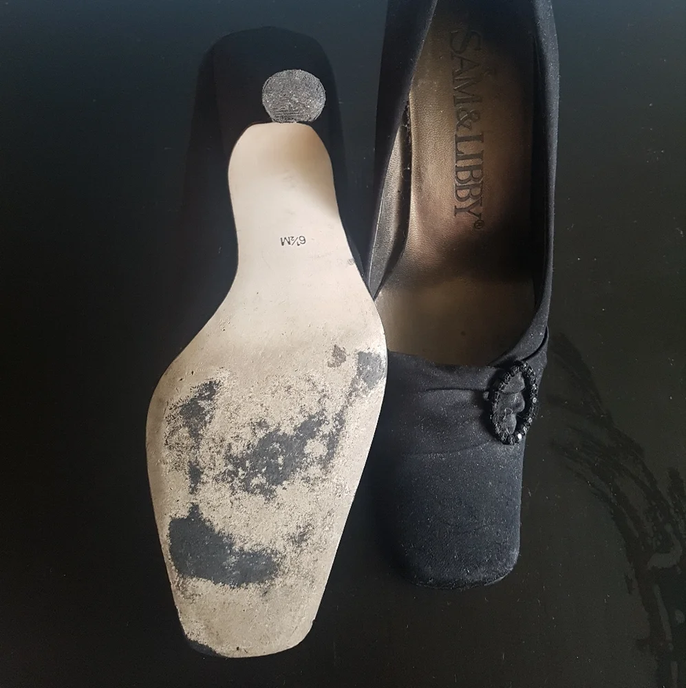 Sam & Libby Black Satin Heels with black circle jewelry - Picture 5 of 7